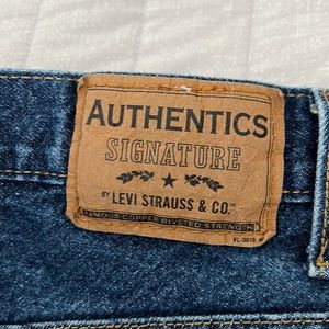 AUTHENTICS SIGNATURE (LEVI STRAUSS&CO) Men’s jeans size W40”xL32 never worn